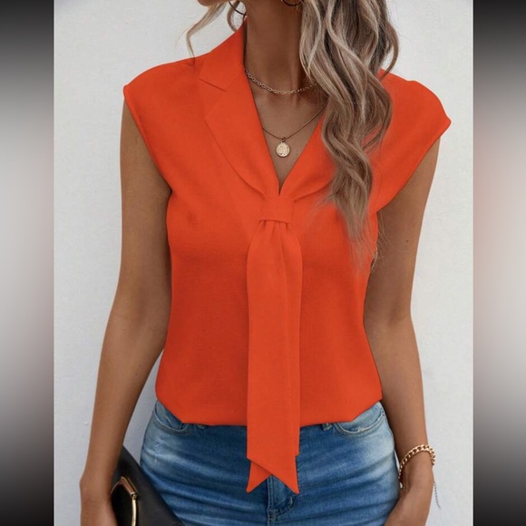 Luxe sleeveless blouse - Picture 13 of 16